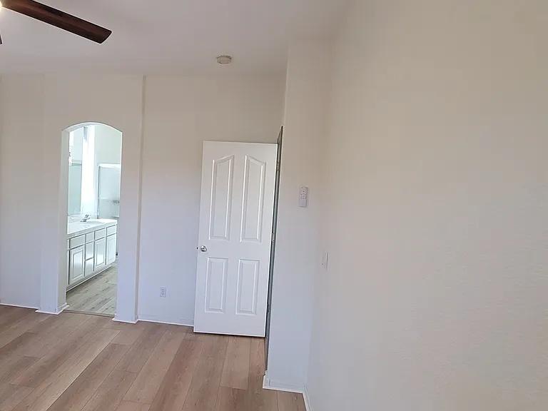 10201 Wood Work Ln — Photo 8