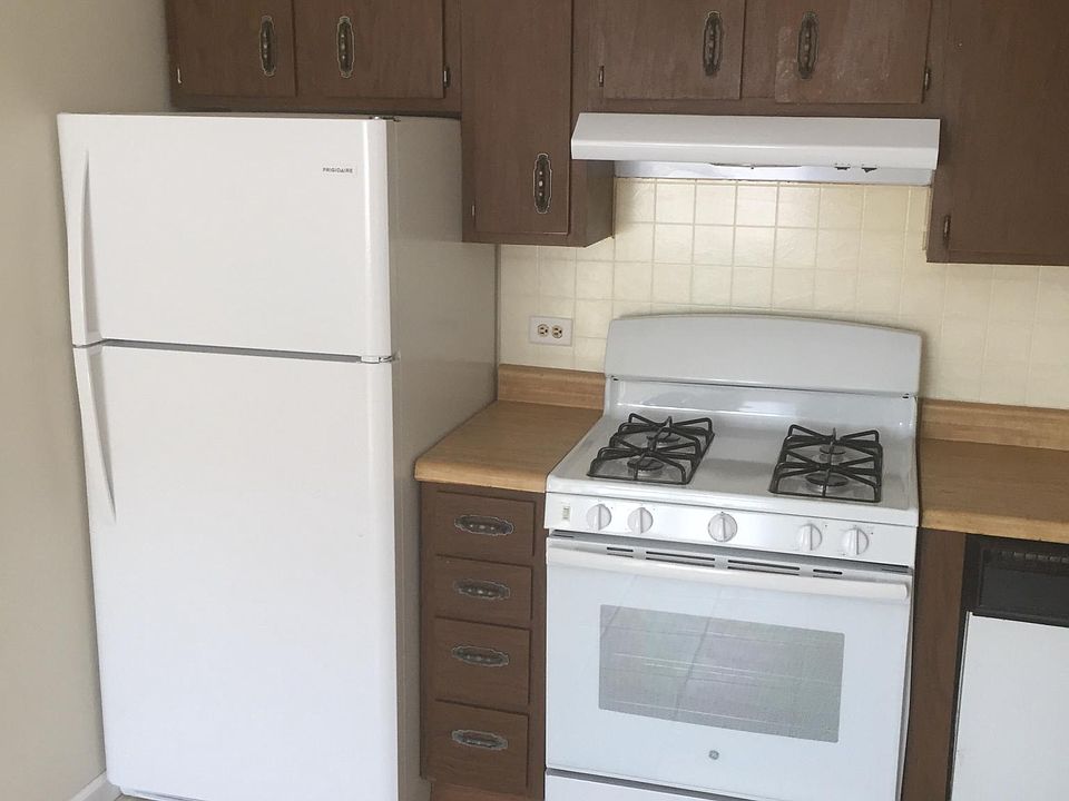 2nd image of 13954 Char Ln APT 2S