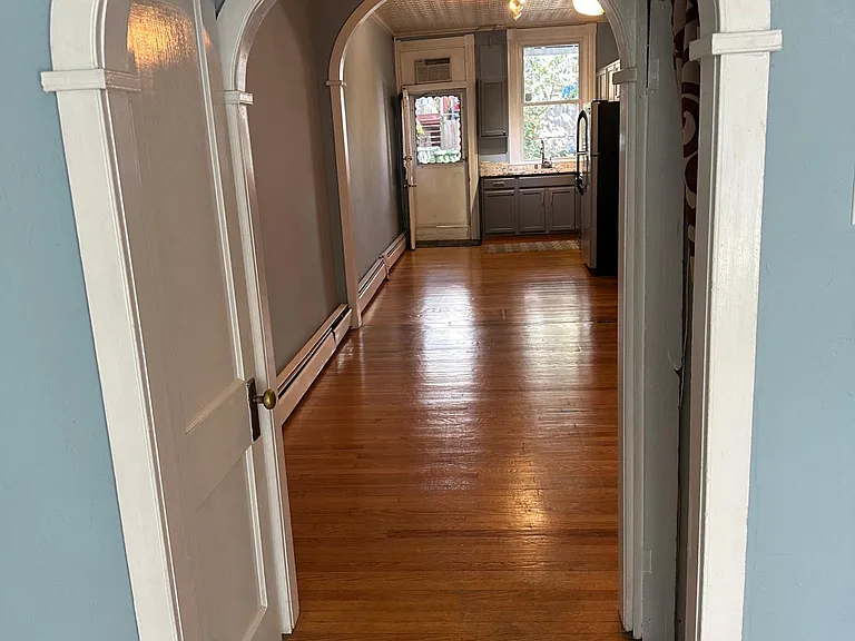 826 W 34th St — Photo 5