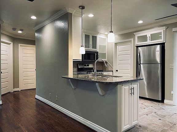 3rd image of 4020 SE 12th St