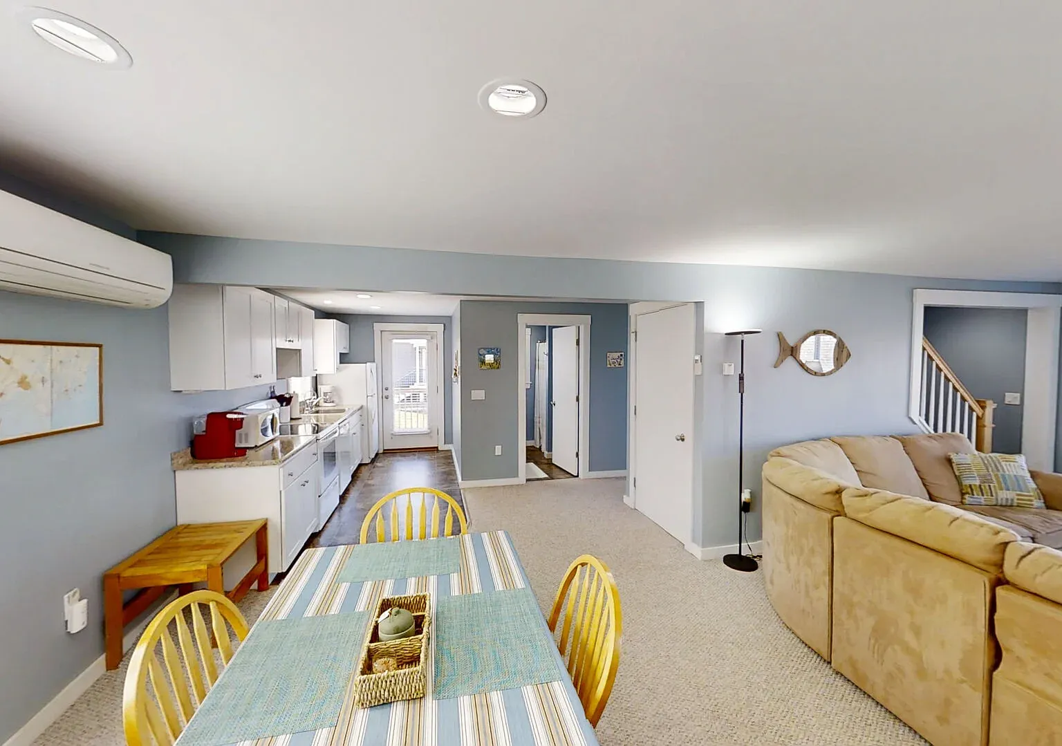2 bed, 2.5 bath, $1,400 — Photo 4