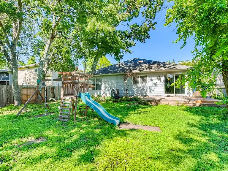 303 Bello Dr — Photo 11