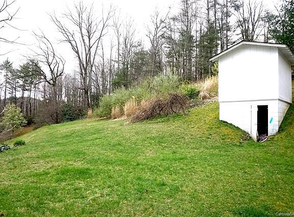 2nd image of 565 Valley Rd