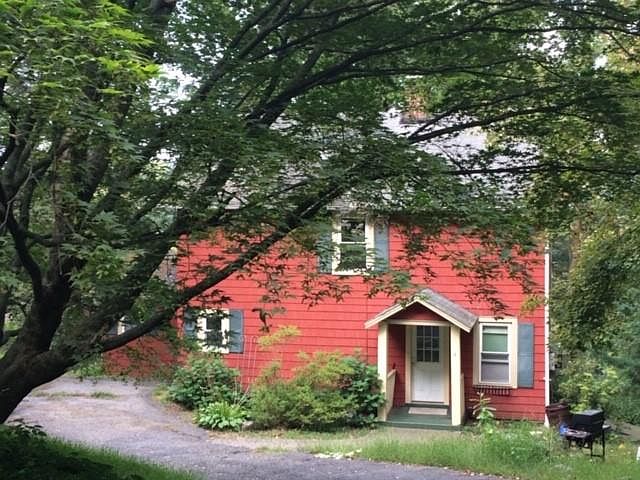 1st image of 4 Avery Ln