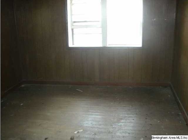 2nd image of 2829 Arlington Ave
