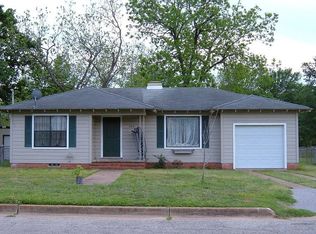 303 6th St, Palestine, TX