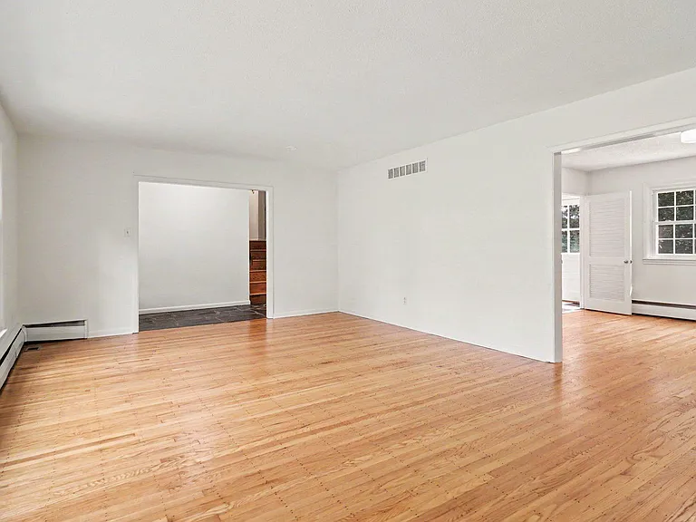 31 Beacon Hill Ct — Photo 2