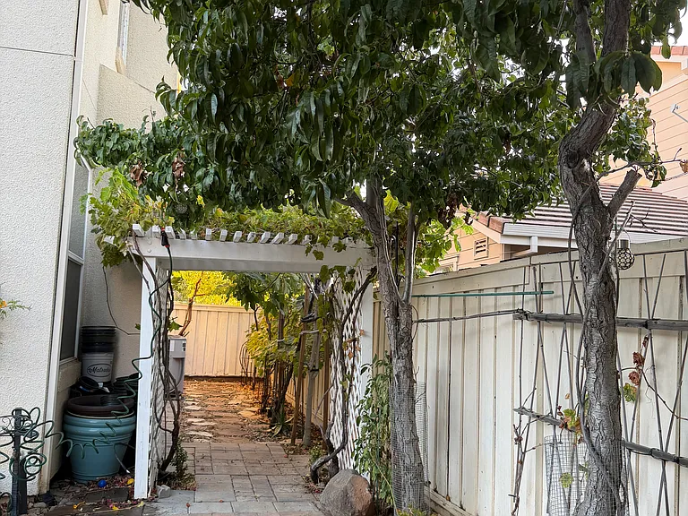 1682 Prima Dr — Photo 25