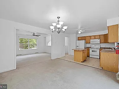 Dining room / kitchen