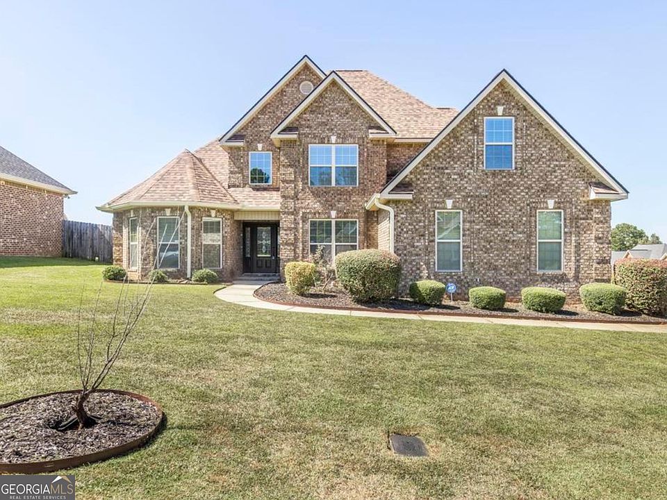 1st image of 402 Charlotte Dr