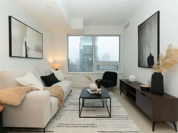 8 Wellesley St W #2111, Toronto, ON M4Y 0J5