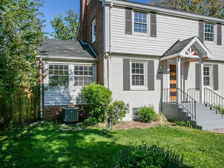 6019 Amherst Ave — Photo 3