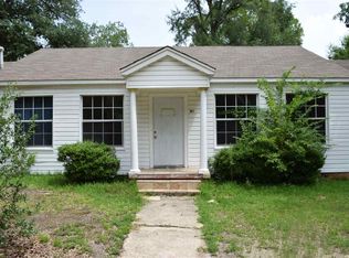 601 Riverside Dr, Kilgore, TX 75662