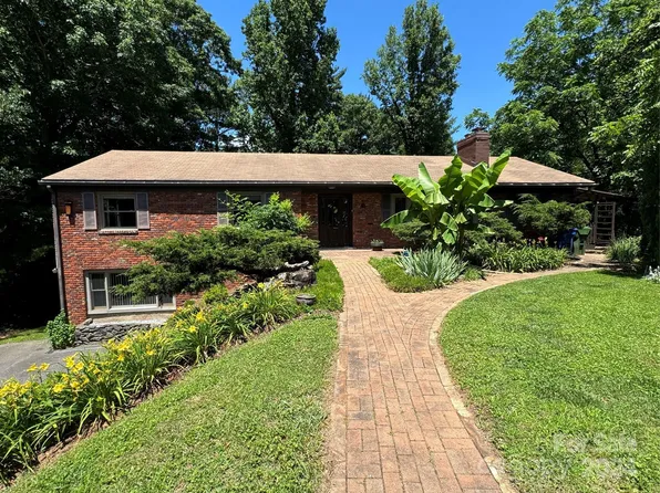 26 Chateau Pl, Asheville, NC 28805