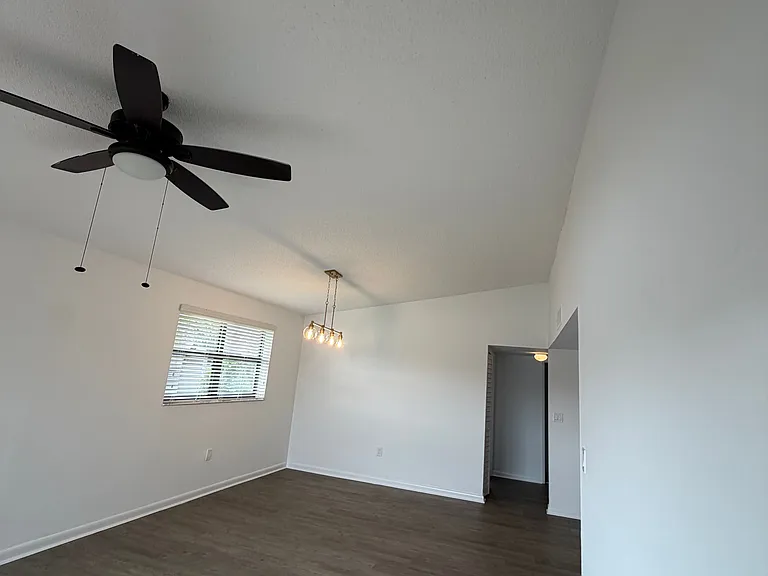 9785 Nob Hill Ct — Photo 8