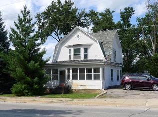 1105 Gilbert St, Charles City, IA 50616