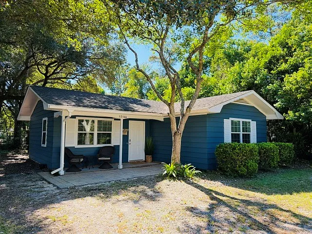 5734 Verbenia Dr