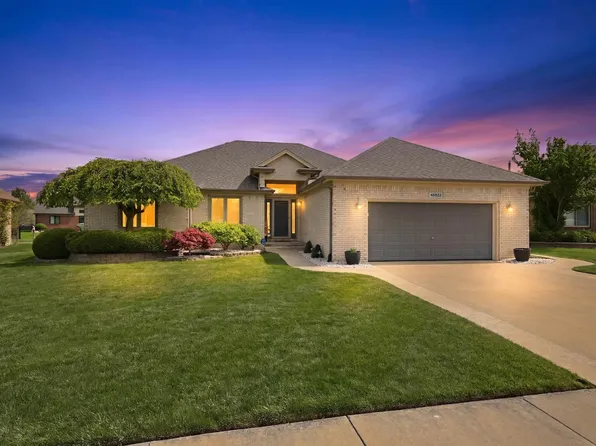 48822 Park Place Dr, Macomb, MI 48044