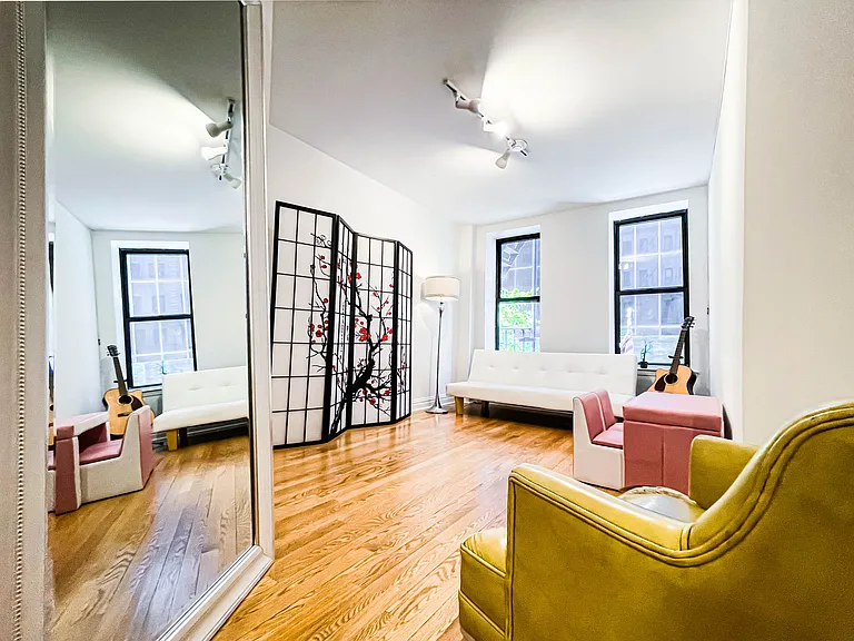 206 E 67th St #26 — Photo 1
