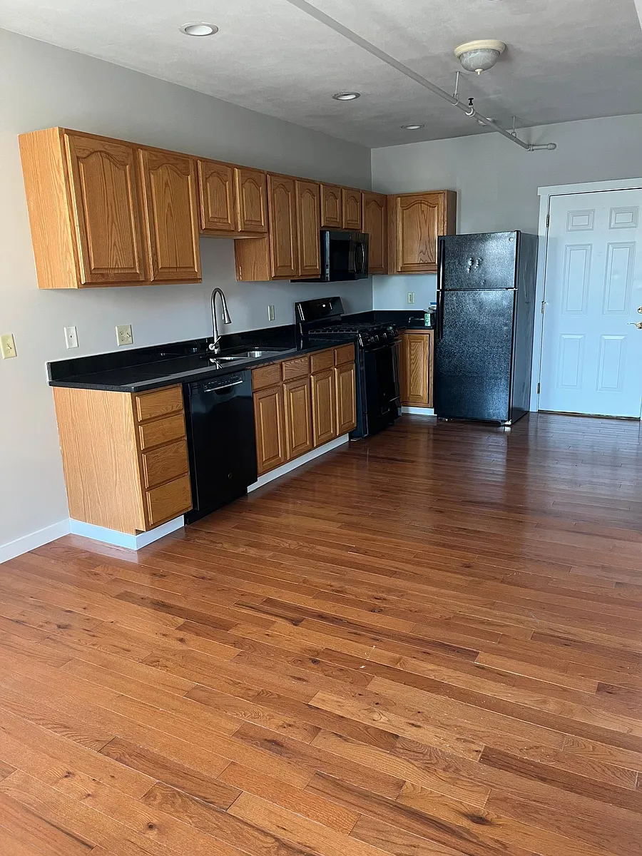 Building Photo - 131 E Water St #304