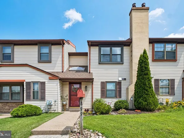 899 Andover Pl, Warminster, PA 18974