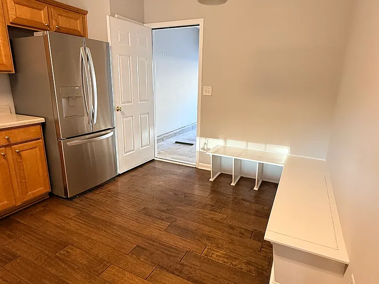 240 Regent Sq — Photo 35