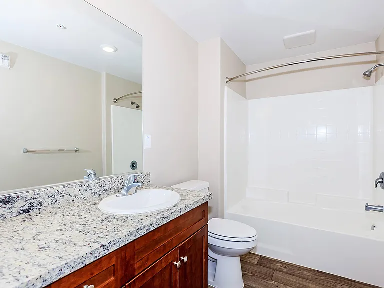 Sendero Gateway Apartment Homes — Photo 78