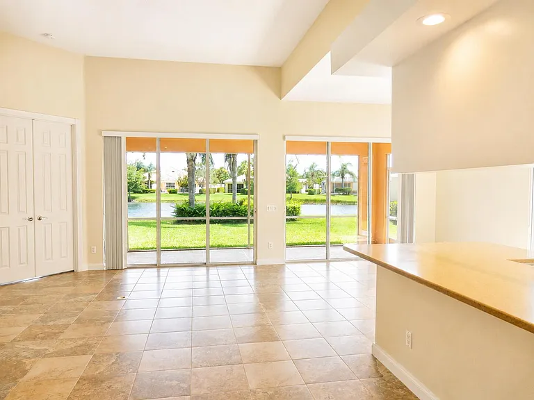 11547 SW Rockingham Dr — Photo 5