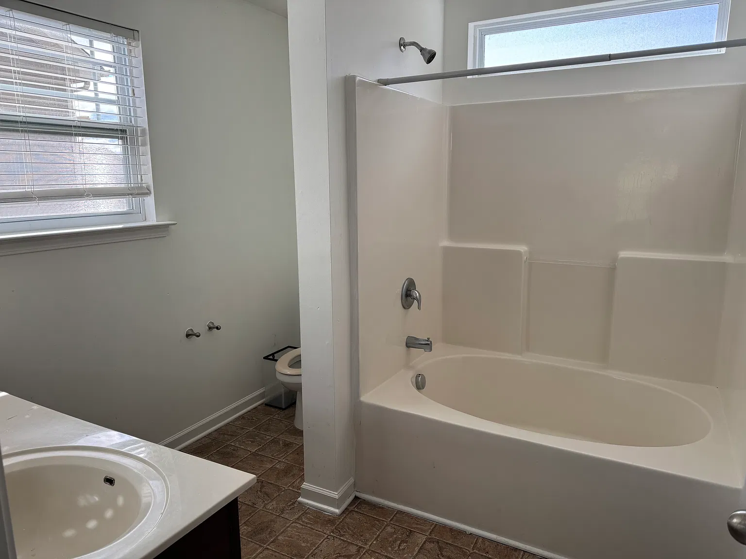 3 bed, 2.5 bath, 1420 sqft, $2,000 — Photo 4