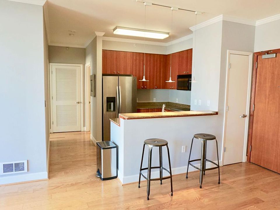 1st image of 246 2nd St APT 1105