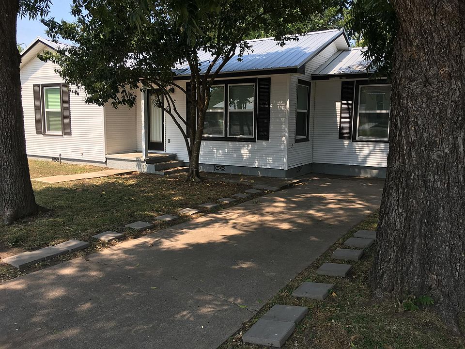 1st image of 604 N Vandeveer St