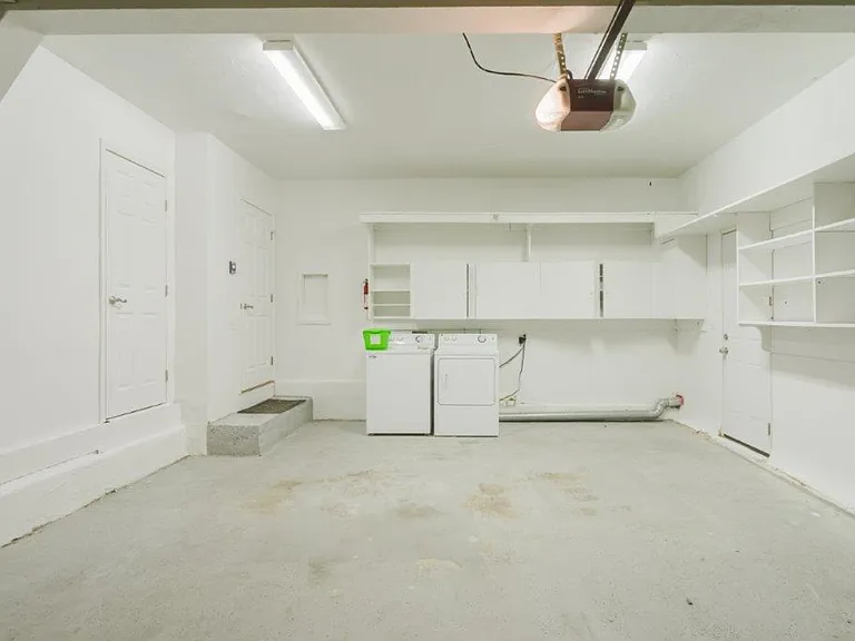 336 W Lexington Dr — Photo 30