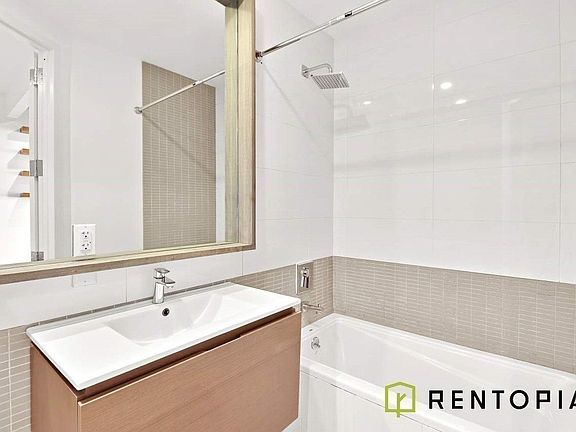 4th image of 85 Montrose Ave #3I