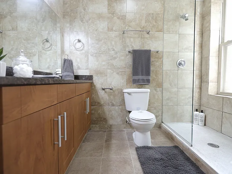 1223 E 52nd St #1 — Photo 10