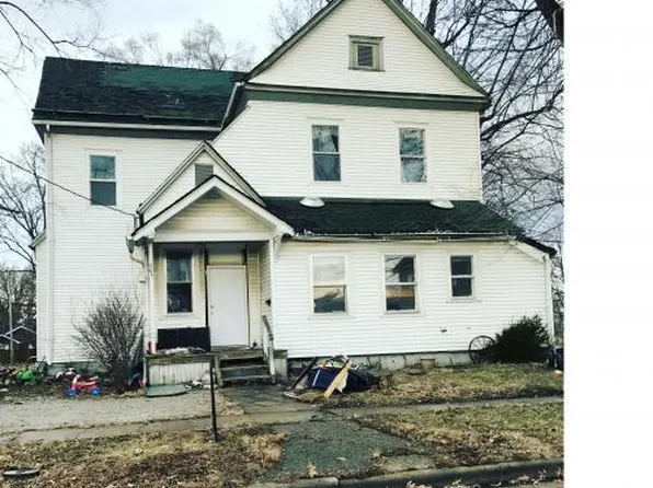 305 E Poplar St, Taylorville, IL 62568