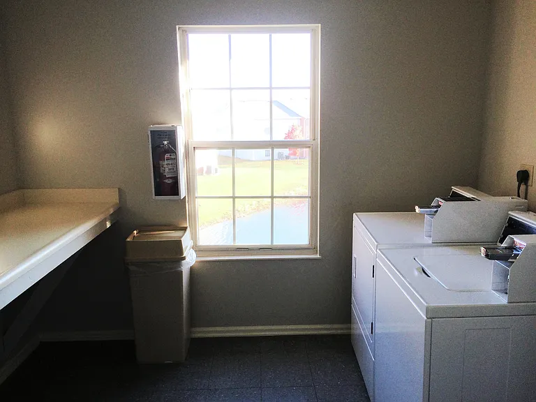 Harbour Club Apartments — Photo 10