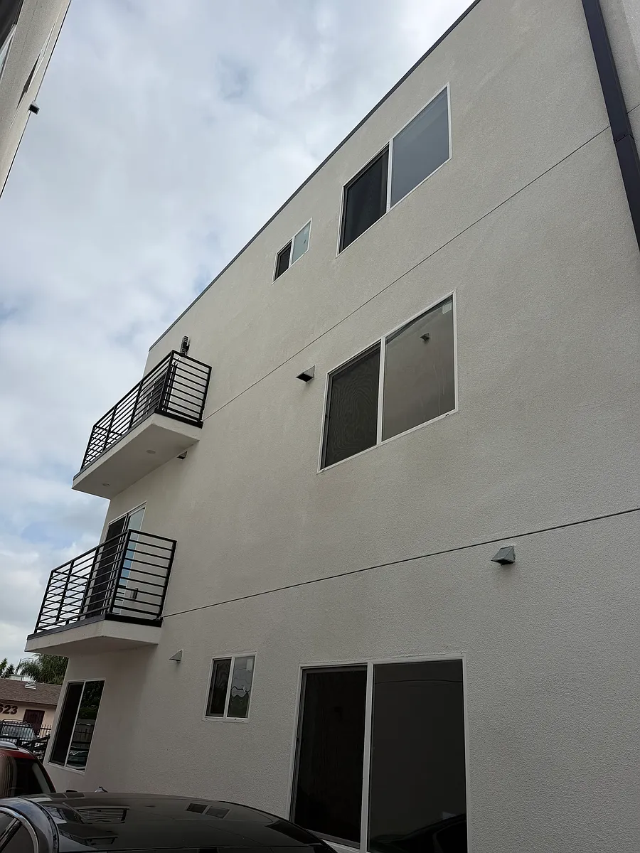 Building Photo - 1400 W 57th St