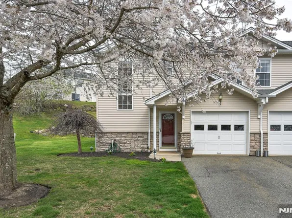 12 Peachtree Ln #12, Hamburg, NJ 07419