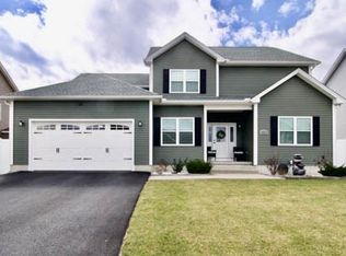 57 Elaine Cir, Springfield, MA 01109