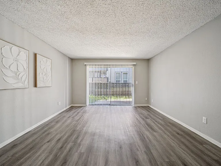 Cedar Park Apartments — Photo 10