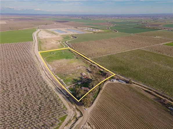 2111 Coleman Ave #13, Laton, CA 93242
