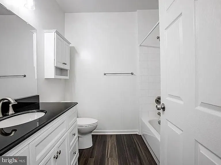 1301 Karen Blvd #401 — Photo 8