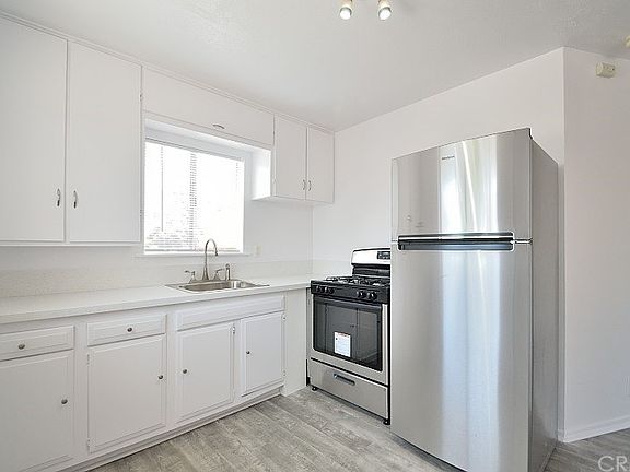 3rd image of 301 W Palm Ave #B