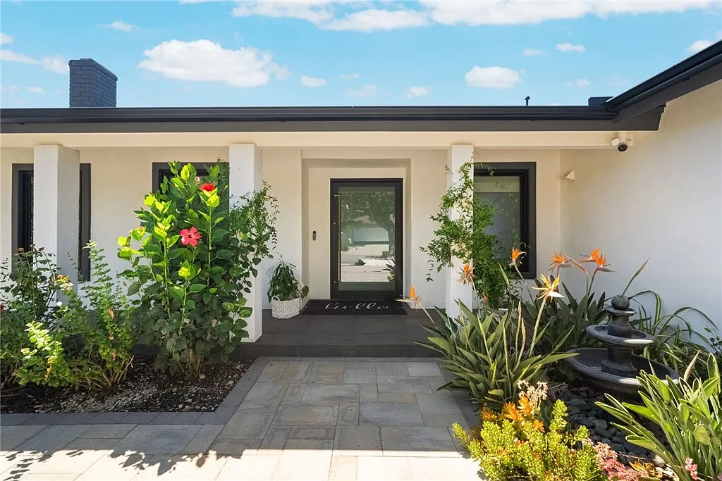 3 bed, 2558 sqft, $8,000 — Photo 3