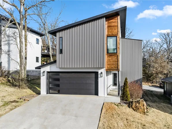 1757 E Paddock Rd, Fayetteville, AR 72701