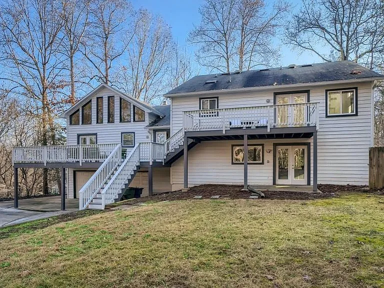 4438 Glengary Dr NE — Photo 26