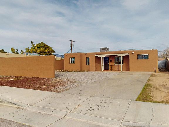 4th image of 916 Alvarado Dr NE