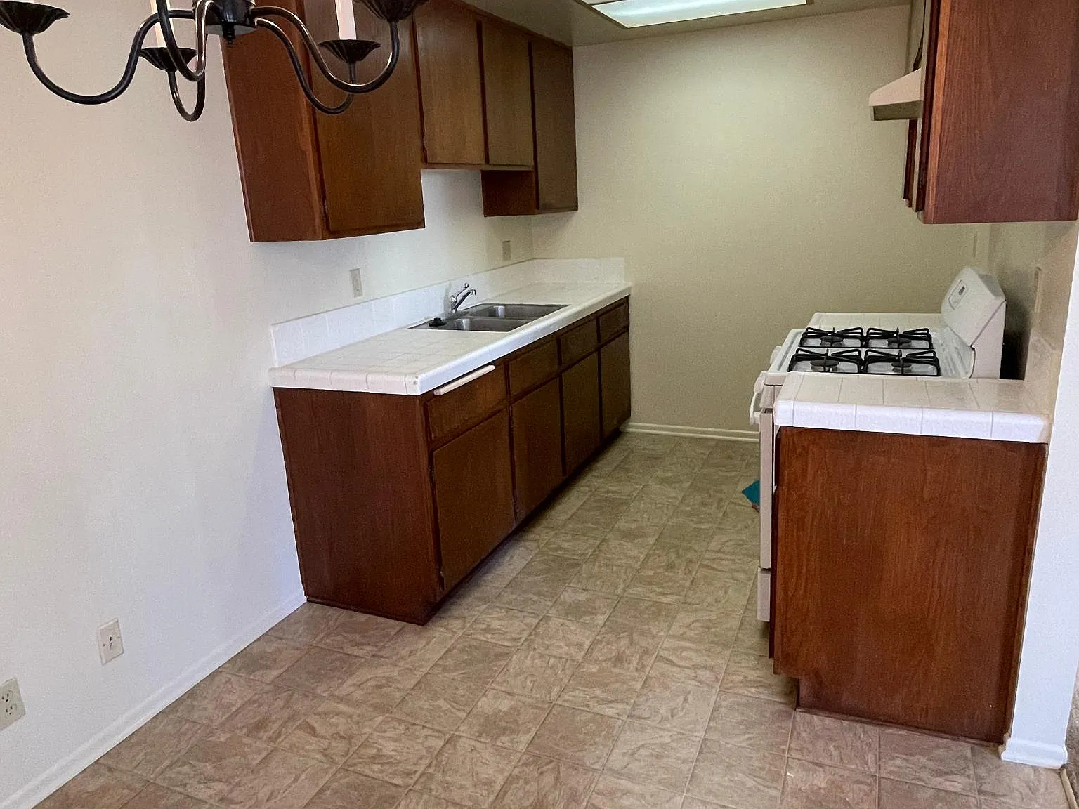 1 bed, 595 sqft, $1,695 — Photo 2