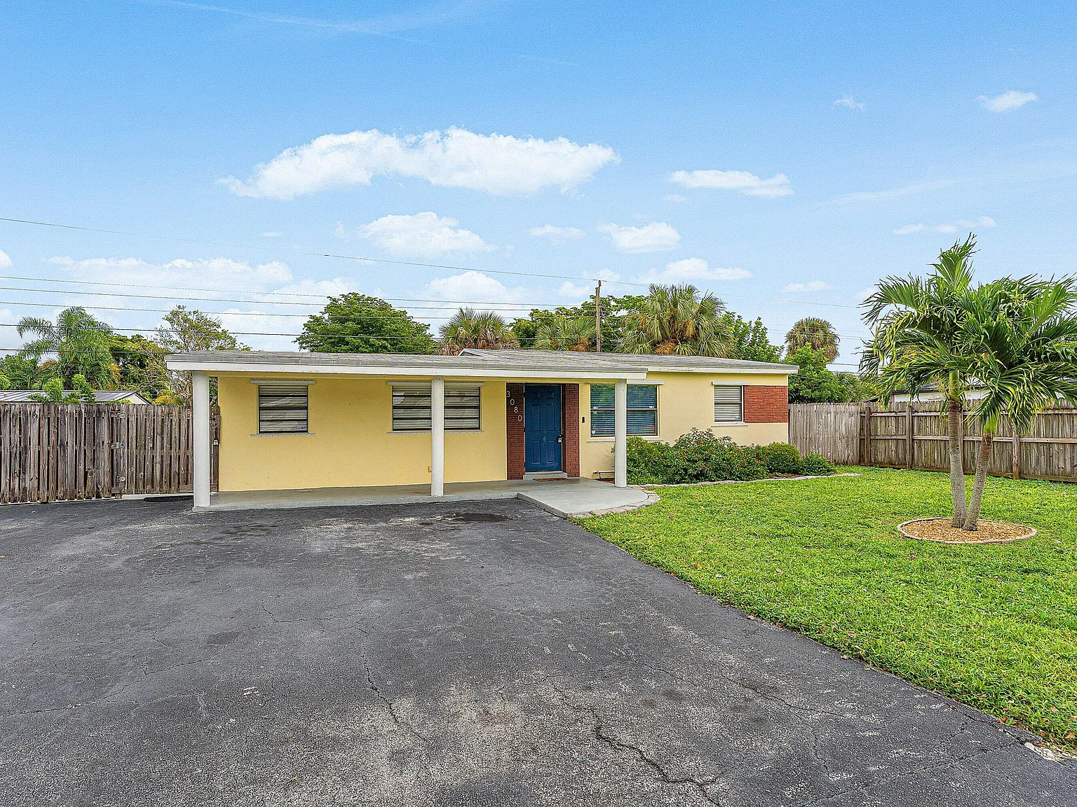 3 bed, 2.0 bath, 1356 sqft, $3,400 — Photo 2