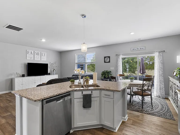 20576 Smithfield Cir — Photo 10